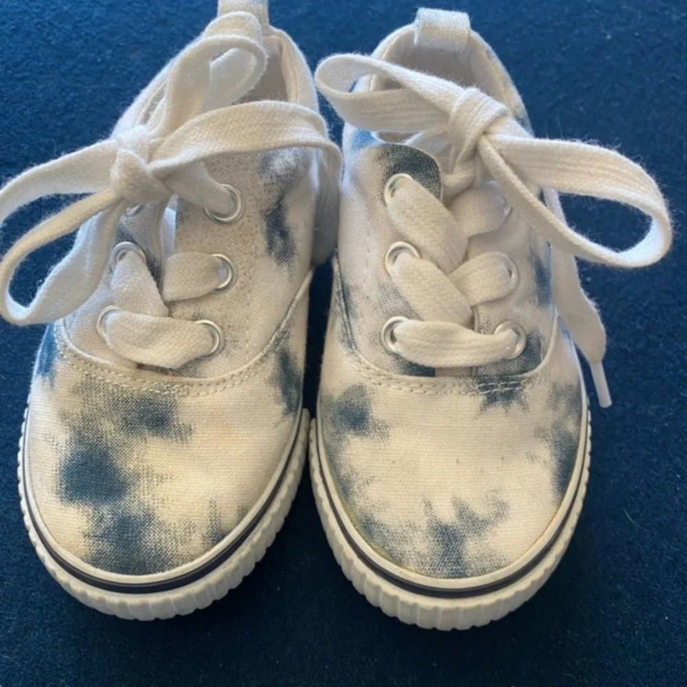 GYMBOREE tie dye sneakers! Like NEW/see pic🤩barely worn!! Unisex 💙🤍